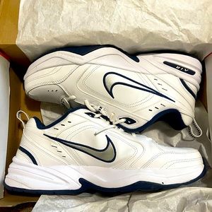 Nike Air Monarch IV
